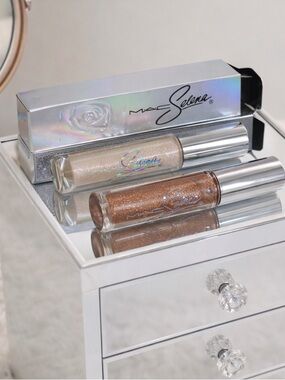 MAC SELENA LIPPIE