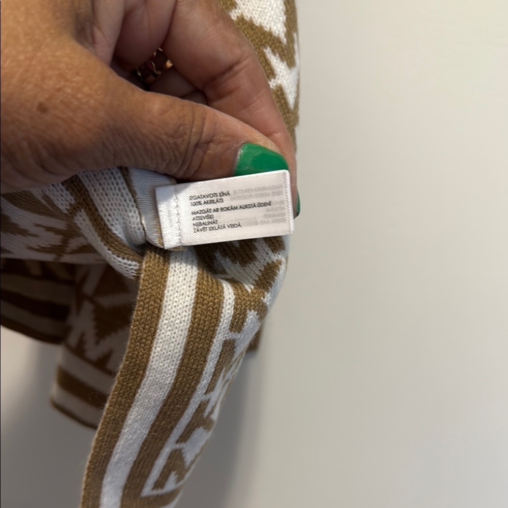 Michael Kors Brown and White Geometric Accent Scarf - Picture 4 of 6