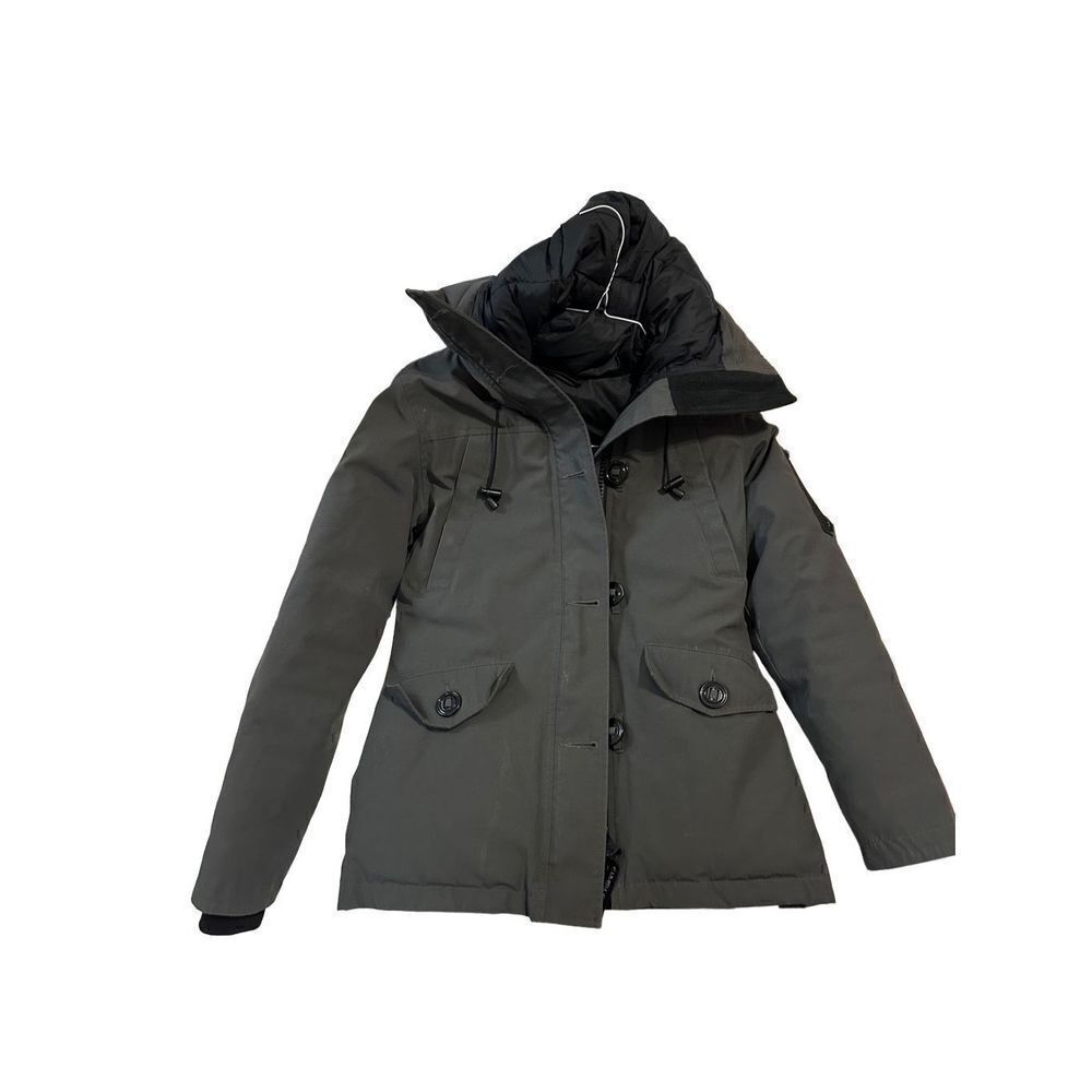Canada goose woman down coat size XS