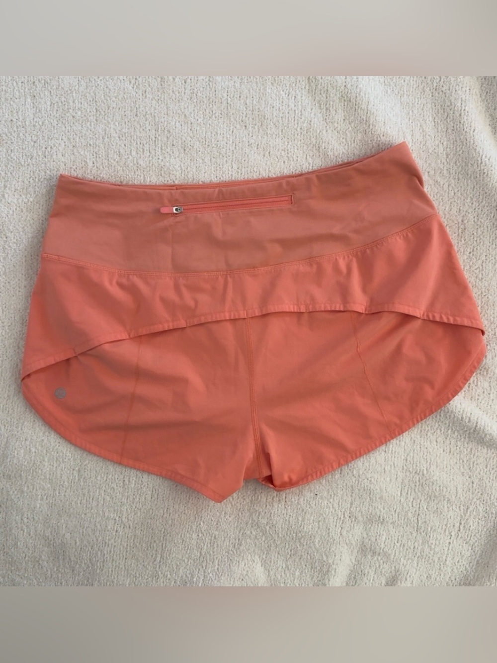 lululemon speed up Shorts - Picture 2 of 3