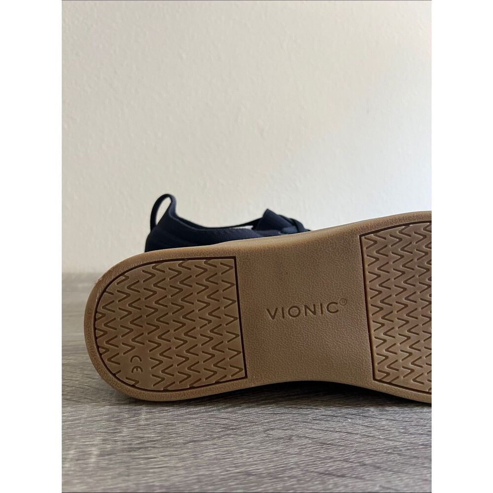 New Women's Vionic Winny Sneaker 10 - Picture 4 of 5