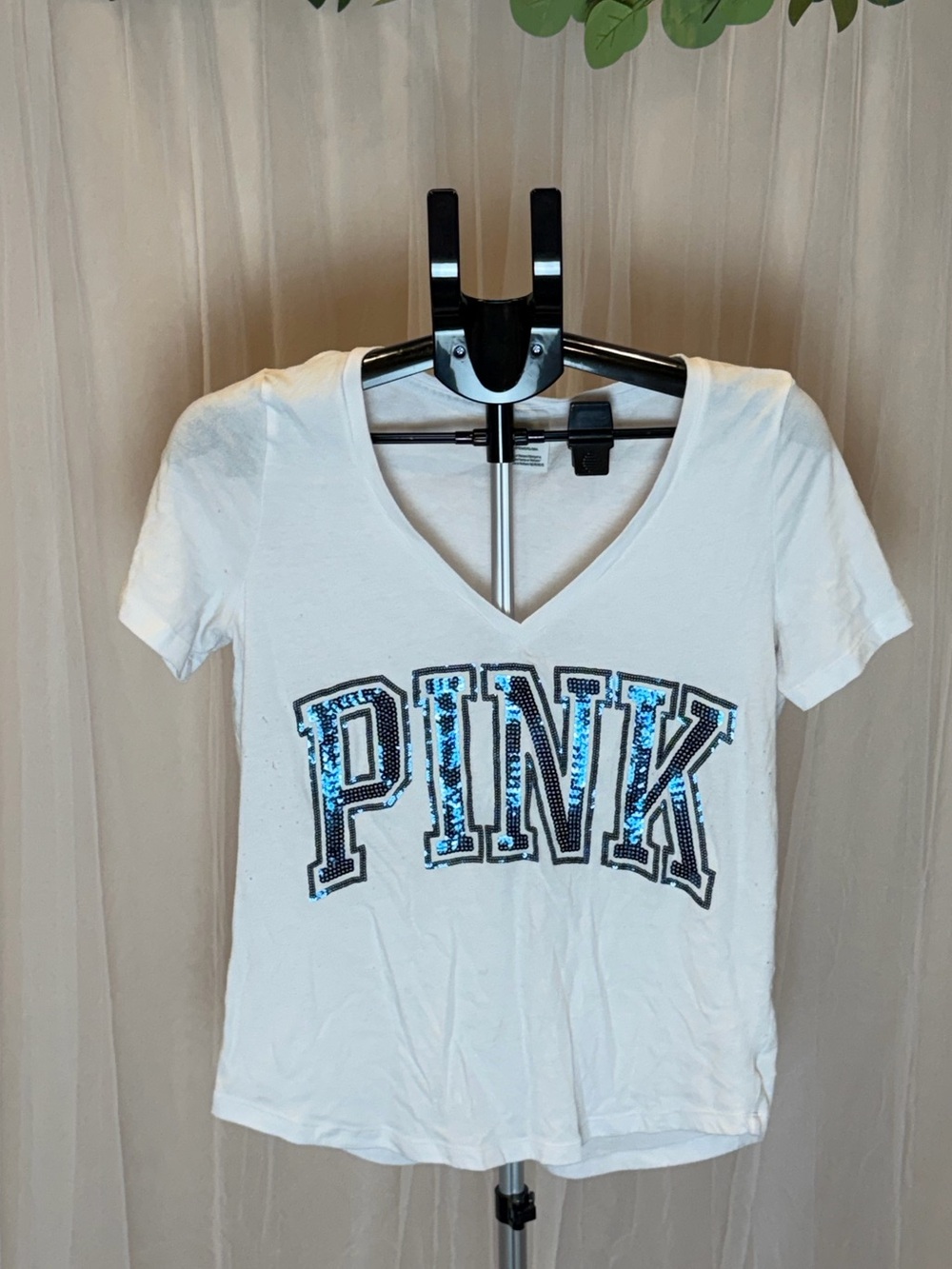 PINK Victoria’s Secret White Sequin Logo V-Neck Tee Small