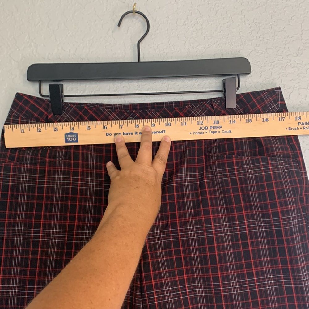 Cutter & Buck Red plaid golf shorts size 12 - Picture 2 of 8