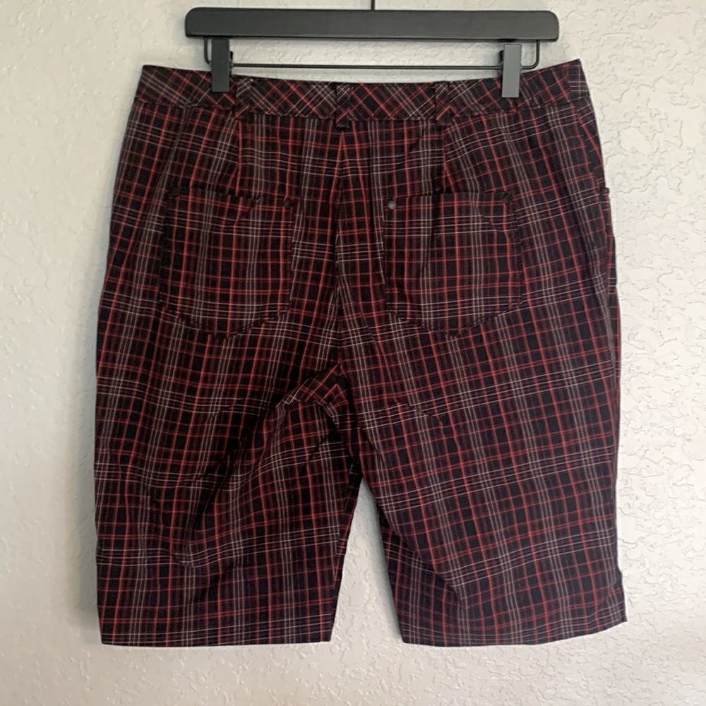 Cutter & Buck Red plaid golf shorts size 12 - Picture 5 of 8