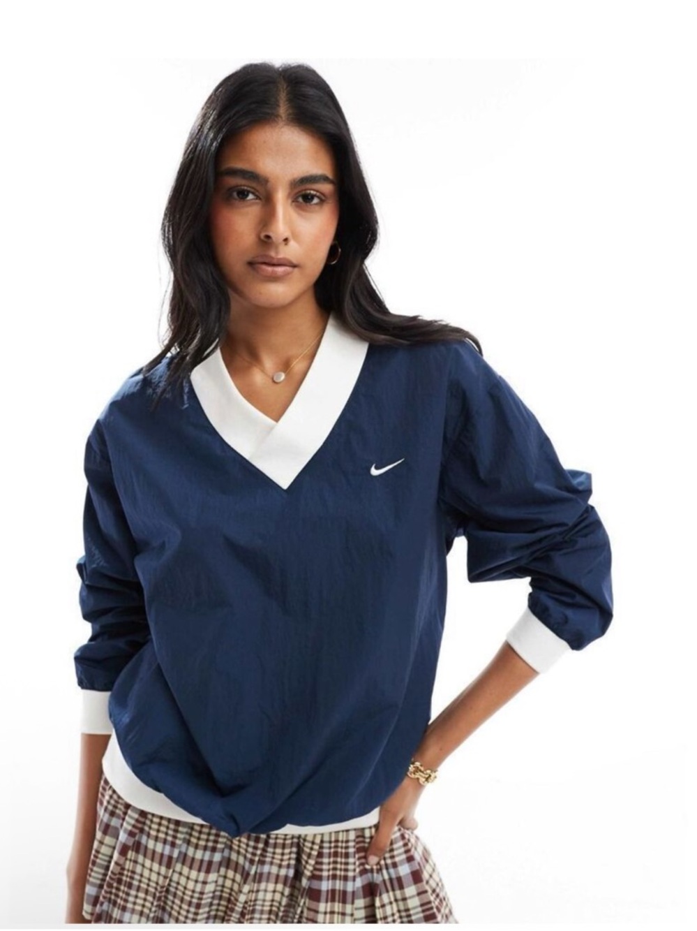 Nike Women’s Black V‑Neck Pullover with White Trim size M - Picture 8 of 9