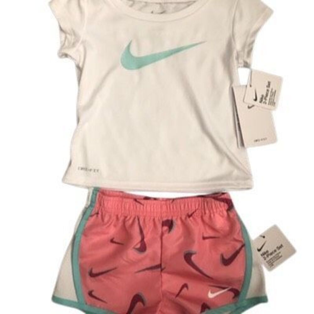Nike Little girls 2PC Shorts Set Sunset Pulse Size 24 M