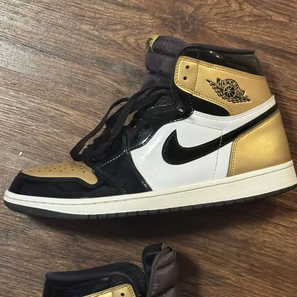 Air Jordan 1 Retro High OG Gold Toe Black White Size 11 (2017) - Picture 4 of 12
