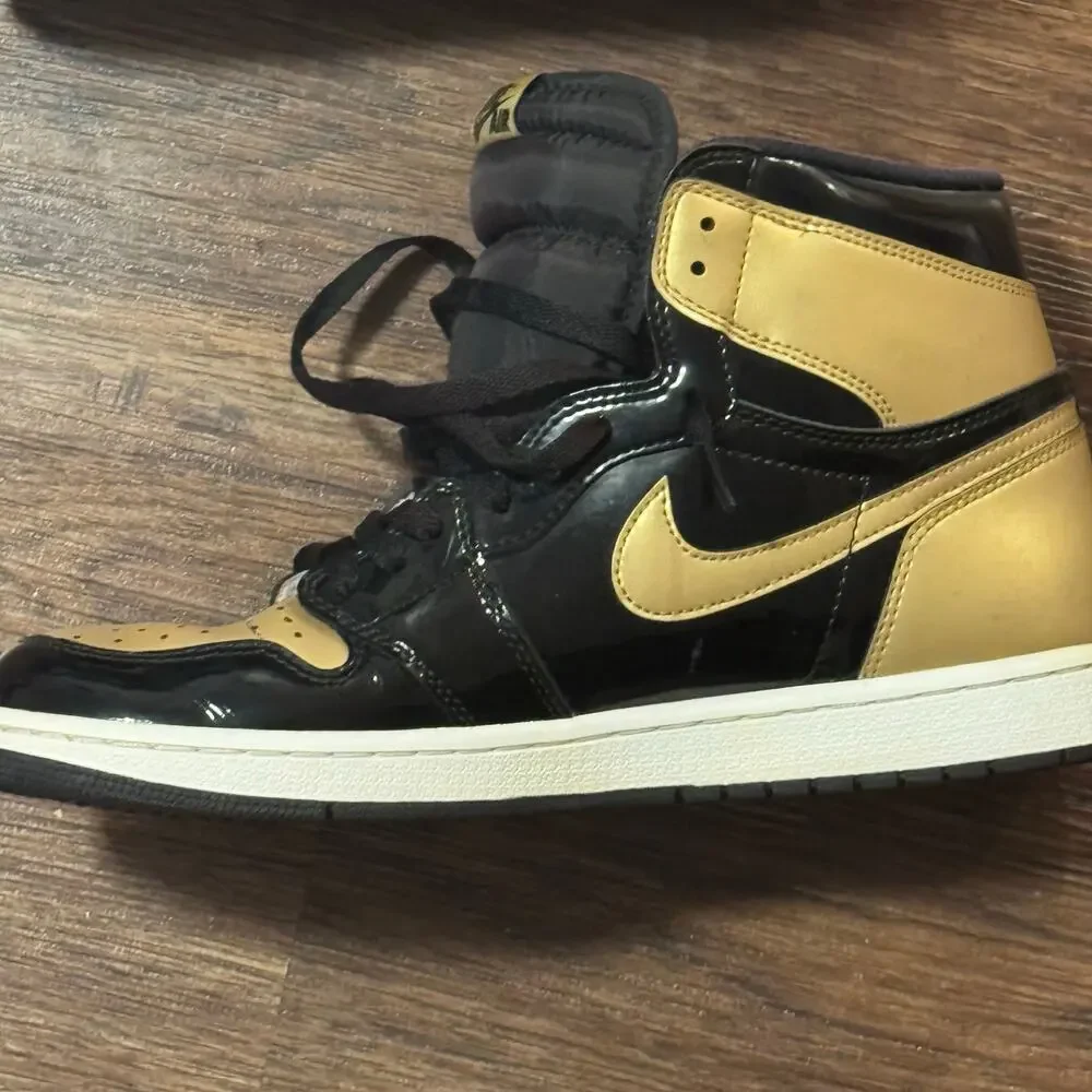 Air Jordan 1 Retro High OG Gold Toe Black White Size 11 (2017) - Picture 6 of 12