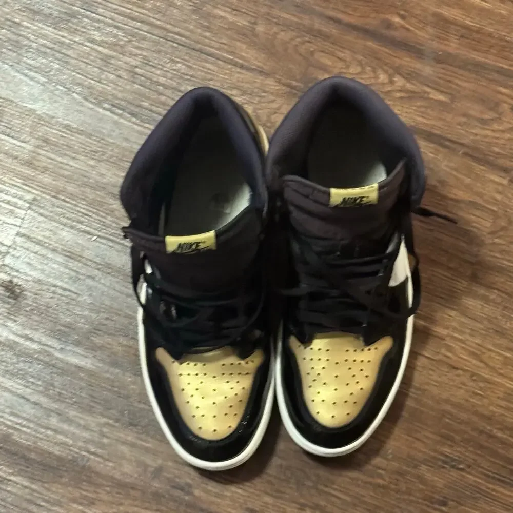 Air Jordan 1 Retro High OG Gold Toe Black White Size 11 (2017) - Picture 7 of 12