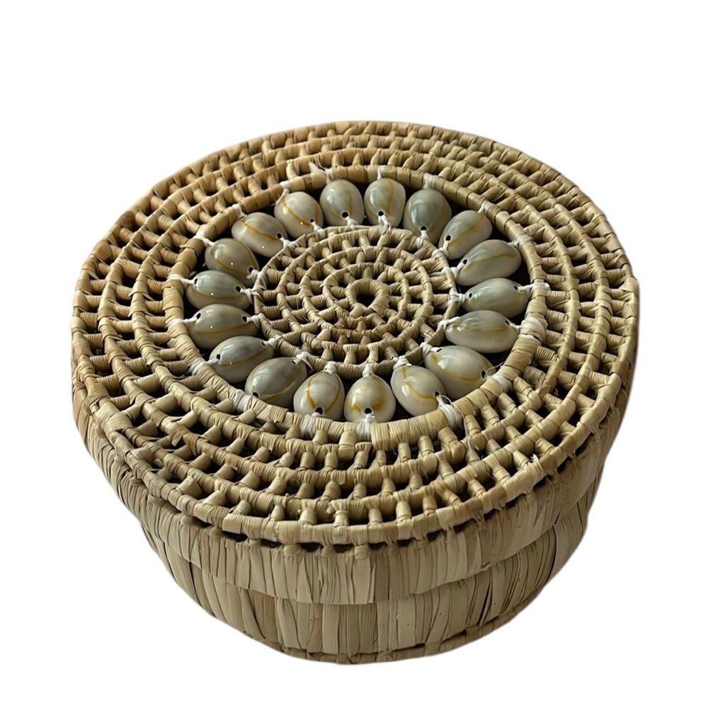 Beachy Vintage Shell Lidded Basket Storage Trinket Raffia