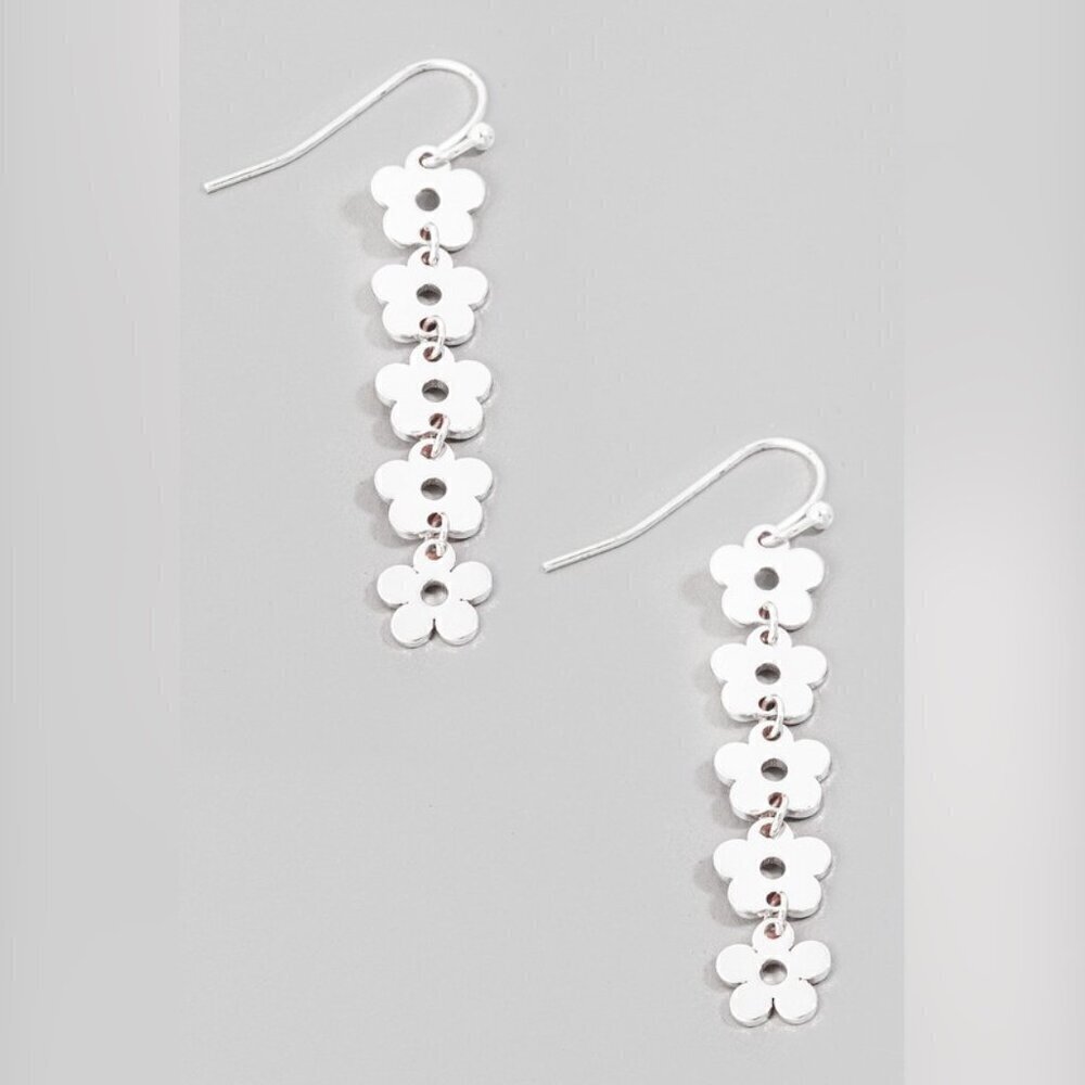 SAVANNA SILVER FLOWER DANGLE EARRINGS