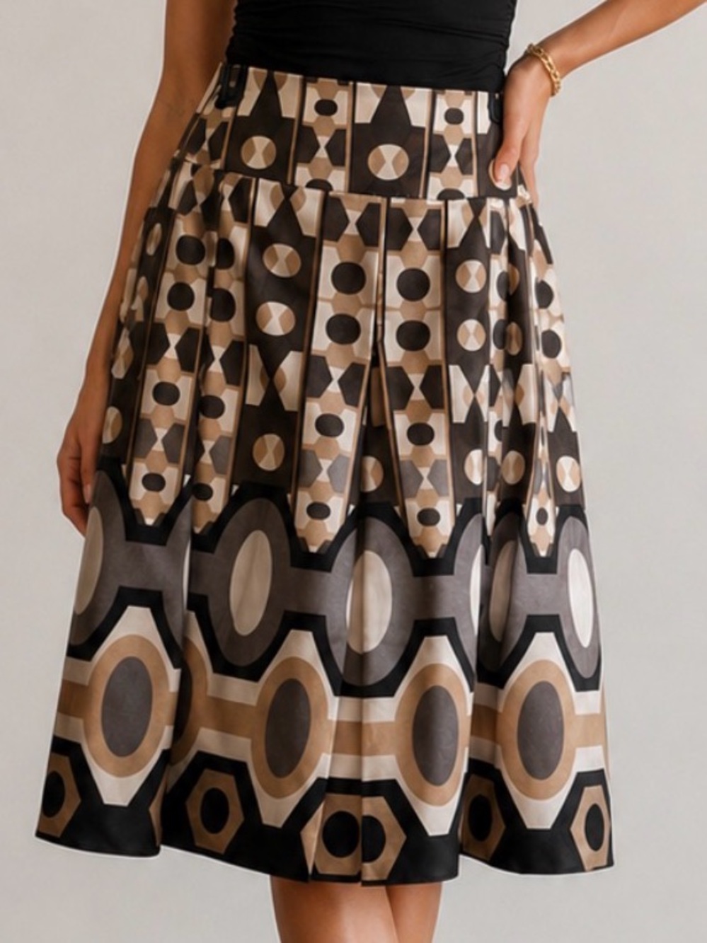 Tailor B. Moss Geometric Circle-Print A-Line Skirt in Black and Tan