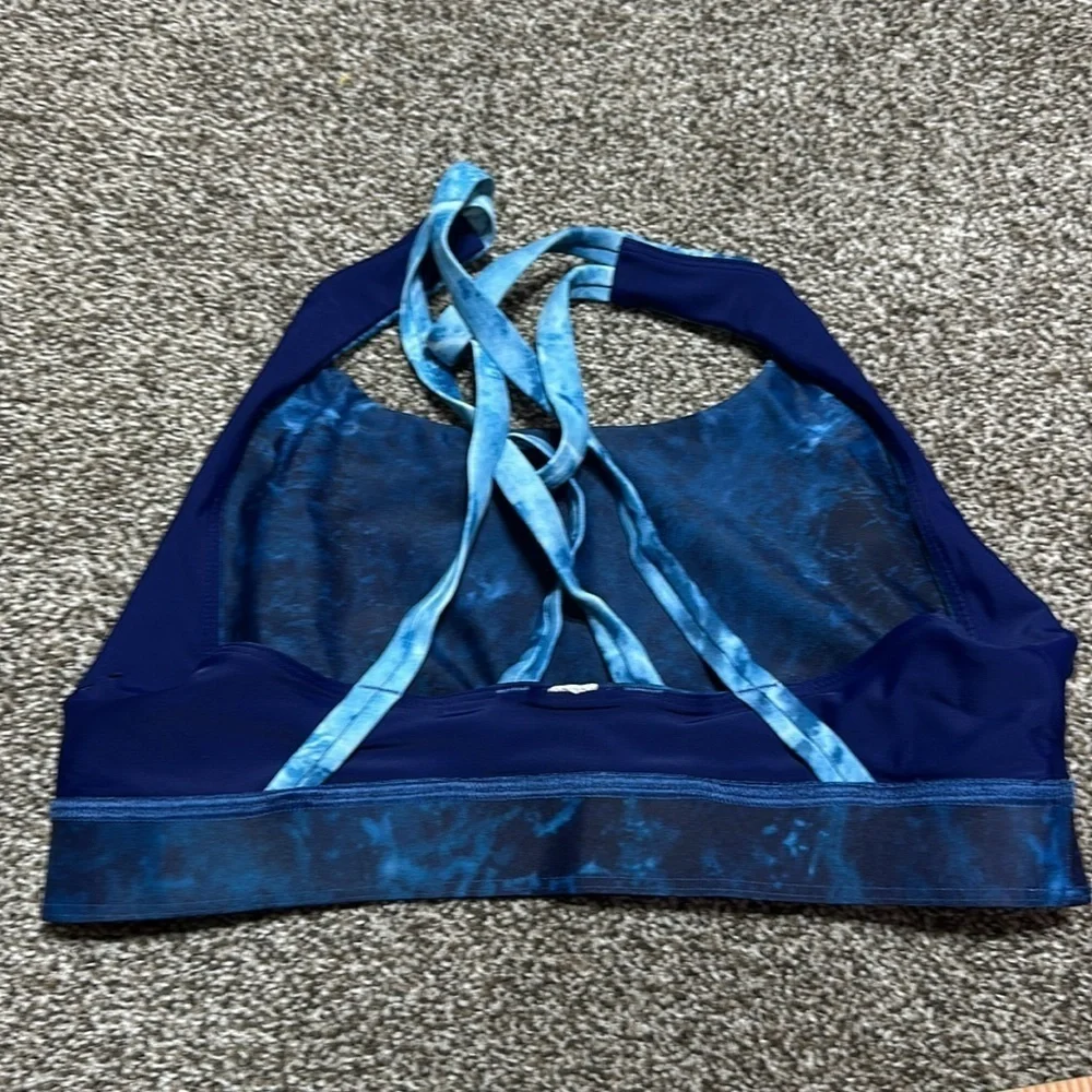 Lululemon Energy Bra H2O swim top no size tag fits like a 6 bikini top bathing - Picture 5 of 7