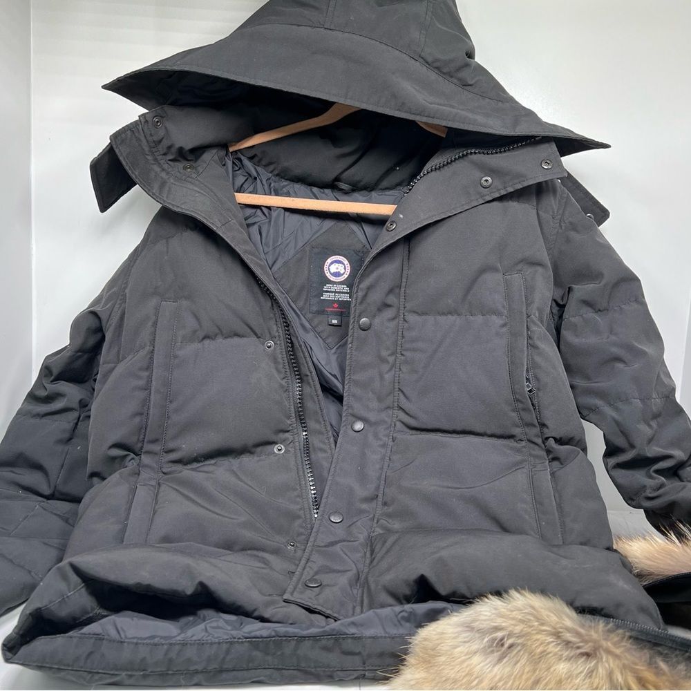 Canada Goose Women's Black Puffer Down Winter Jacket Size M