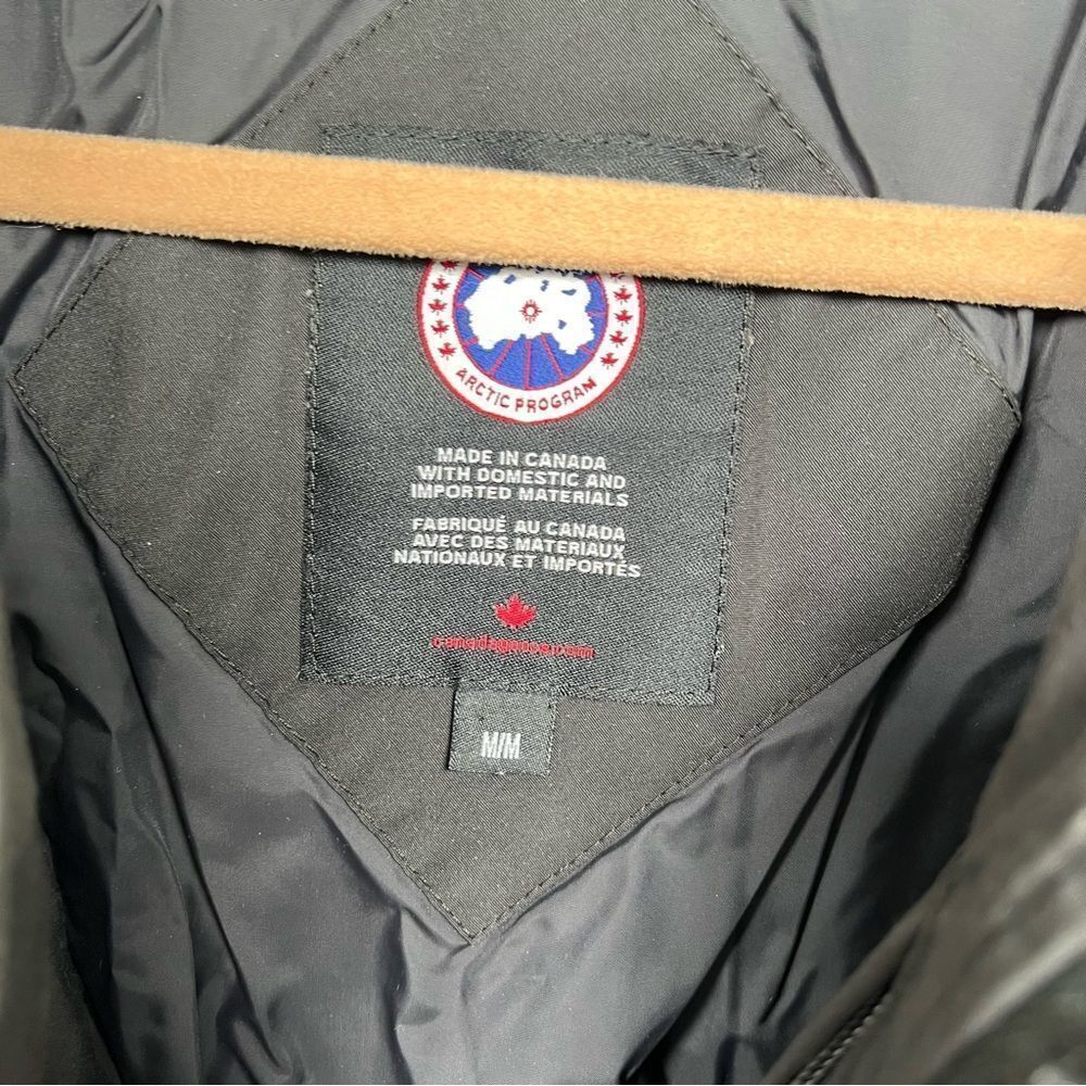 Canada Goose Women's Black Puffer Down Winter Jacket Size M - Picture 9 of 14
