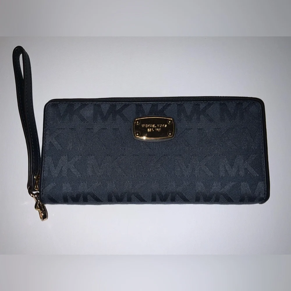Michael Kors Women's Jet Set Continental Wallet. Excellent Condition. - Picture 1 of 1