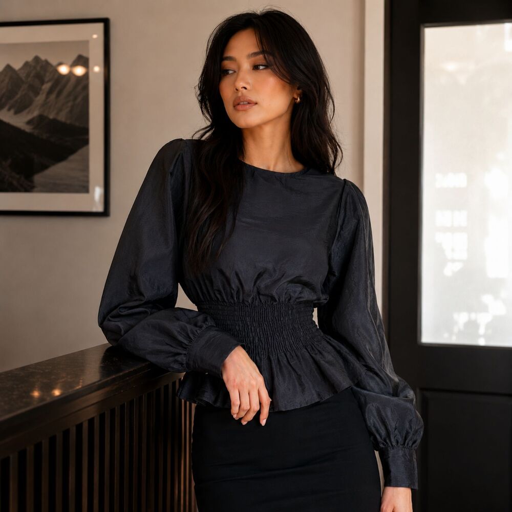Top shop Peplum Blouse W/ 2 Black Smocked Puff Sleeve 13O59TBLK LN/NWOT