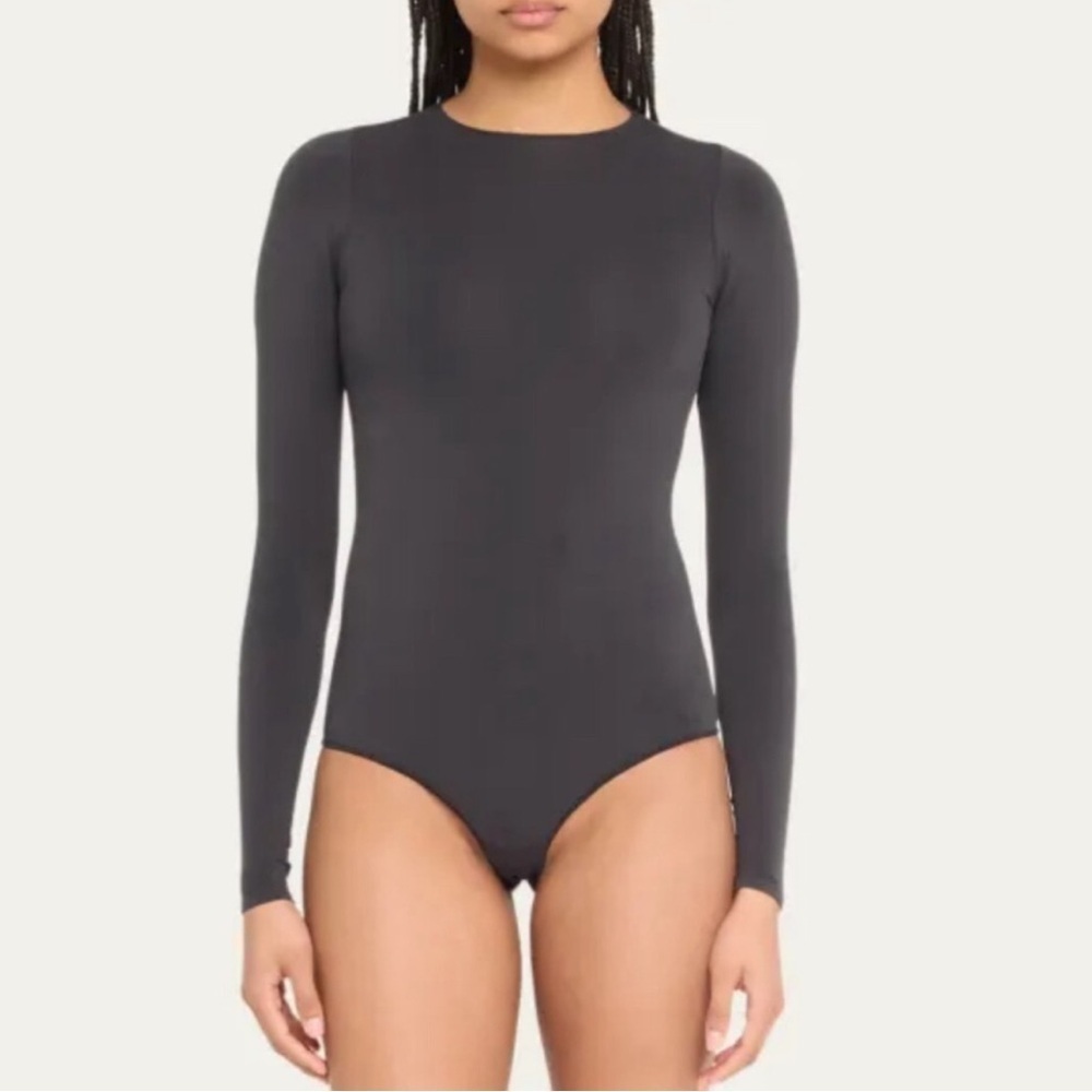SKIMS Essential Crewneck Long Sleeved Thong Minimalist Bodysuit - Onyx Black