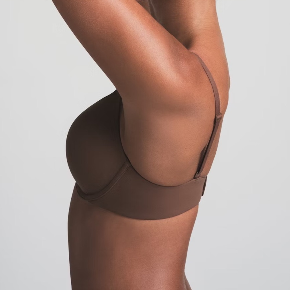 Skims T-Shirt Bra - Picture 2 of 8
