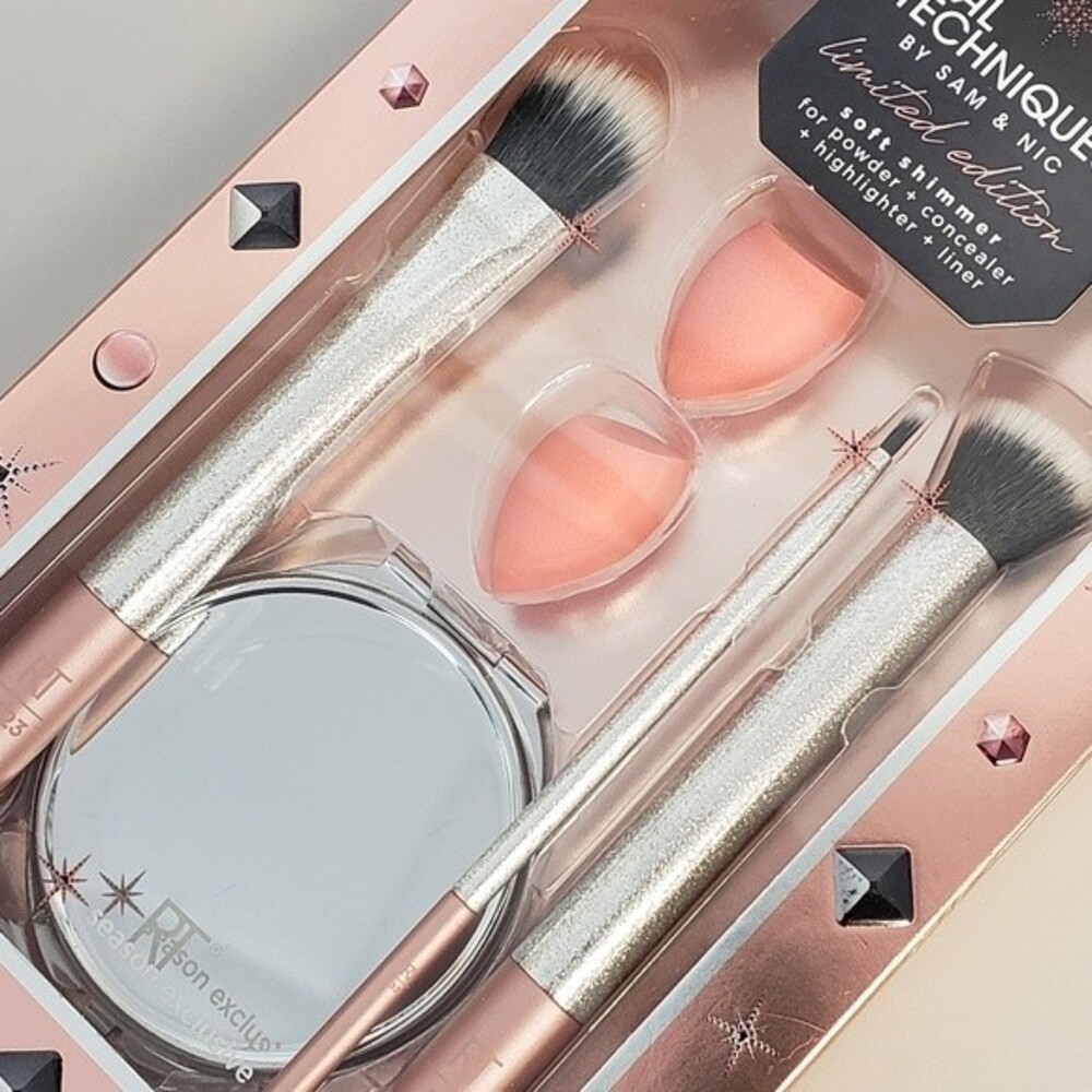 NEW Real Techniques Limited Edition Brush & Sponge Set - Picture 2 of 7
