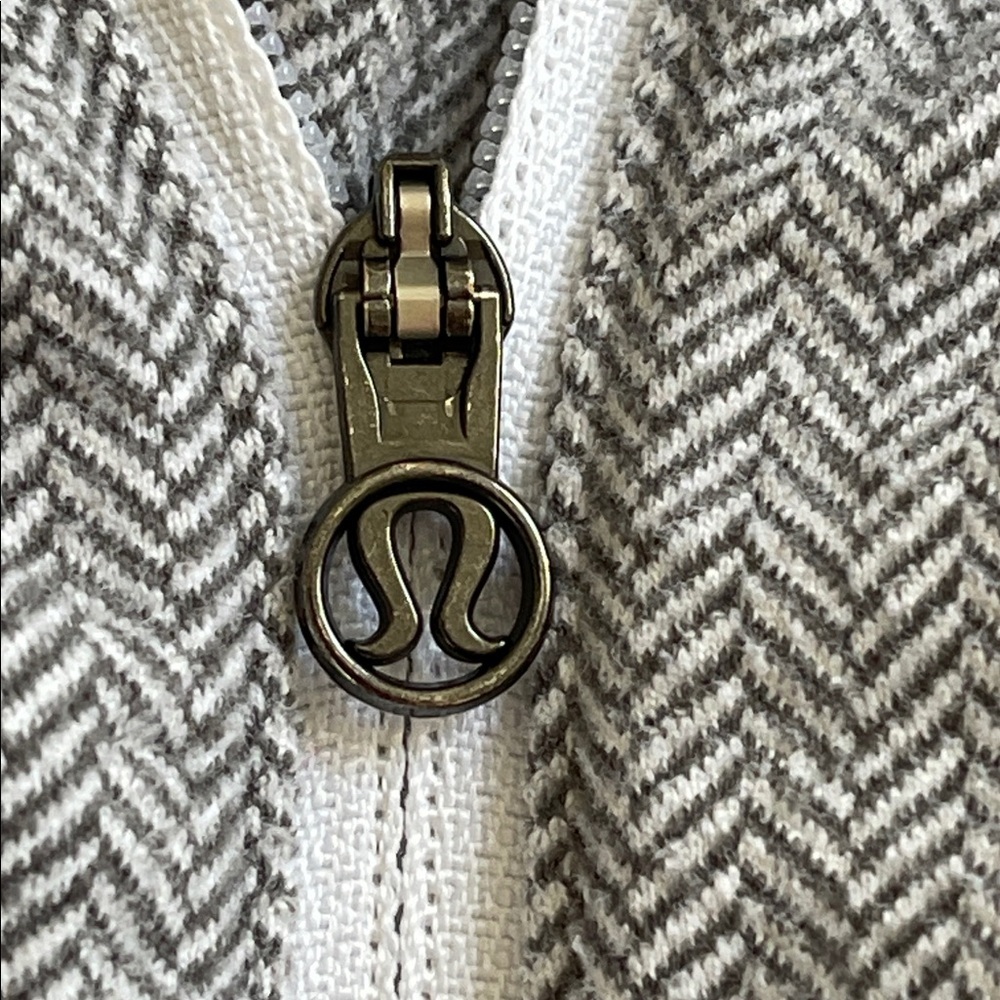 Lululemon Herringbone Half Zip Run Top Size 4 Gray Thumbhole - Picture 5 of 8