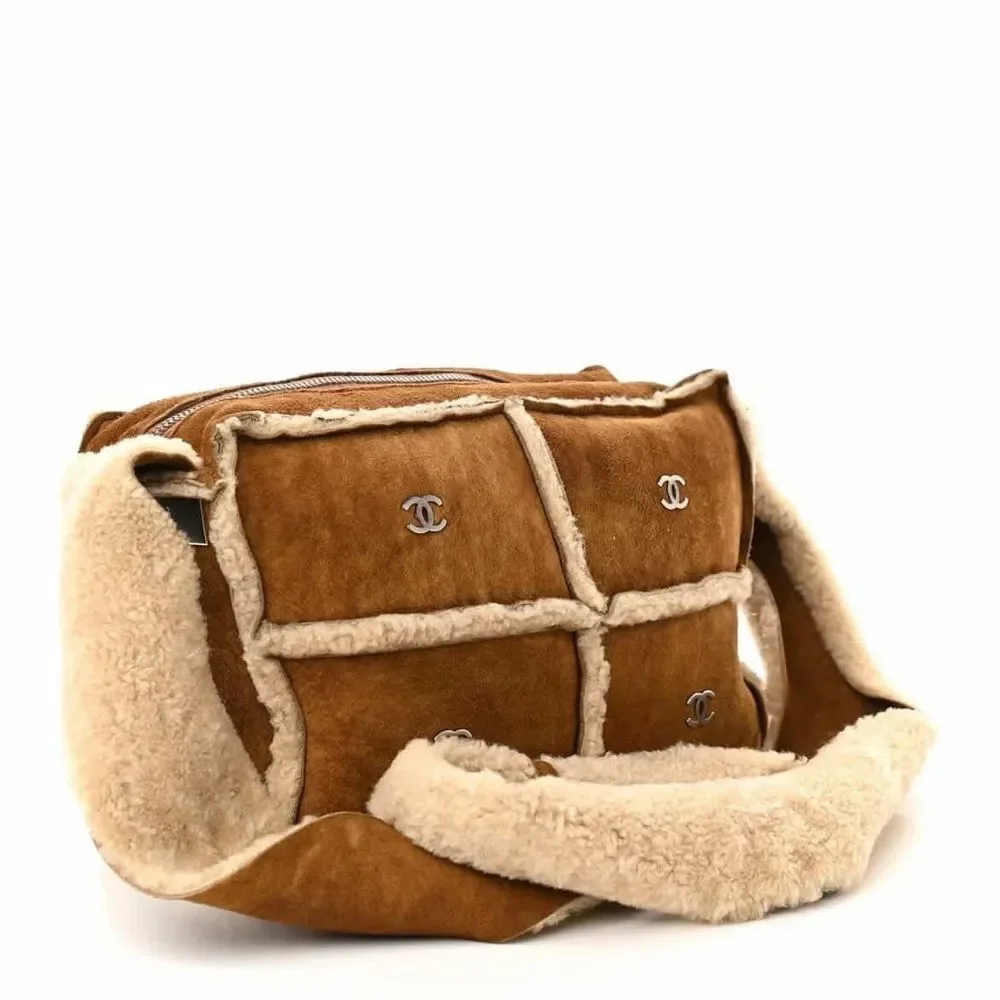 CHANEL Sheepskin Sherpa Shoulder Bag - Picture 8 of 10