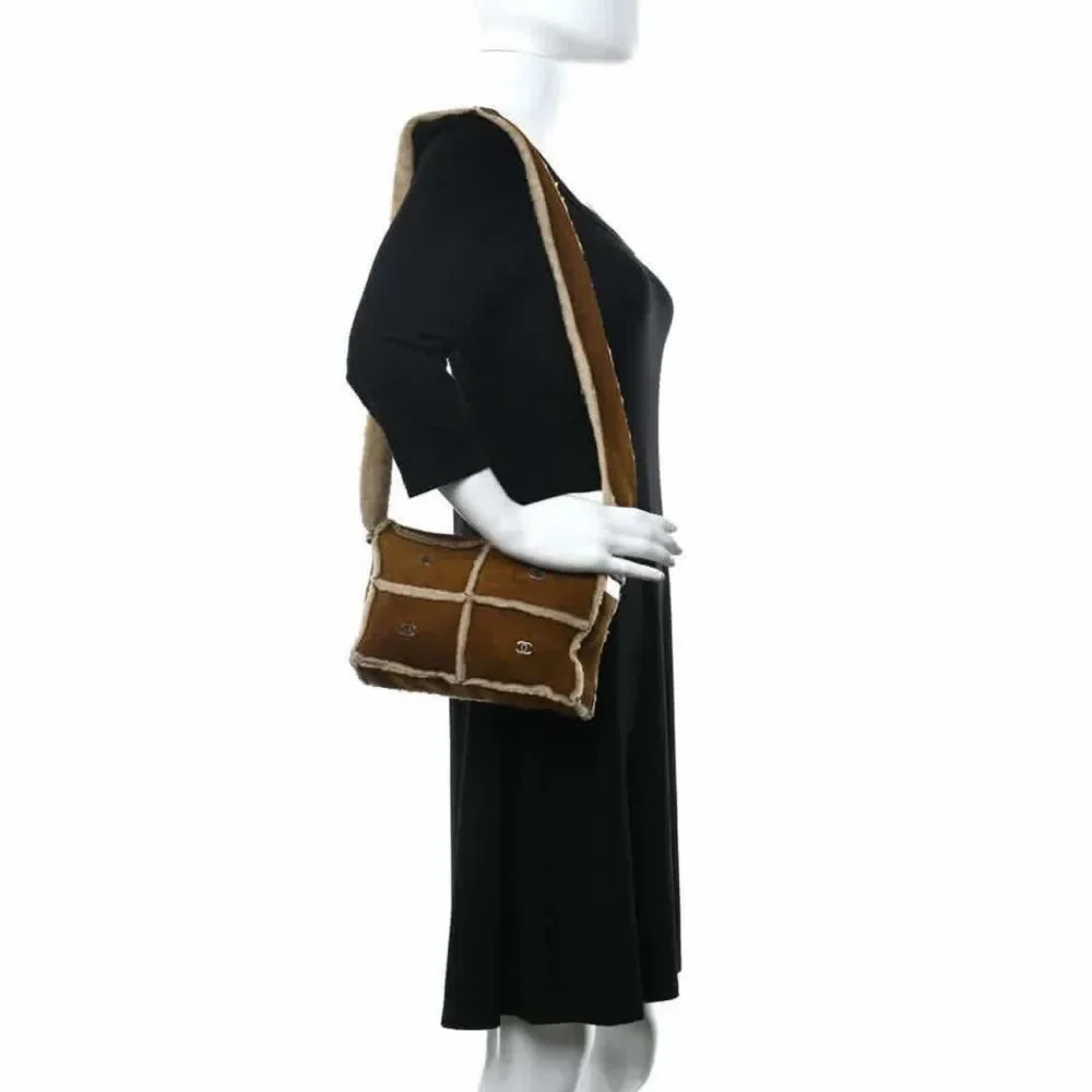 CHANEL Sheepskin Sherpa Shoulder Bag - Picture 9 of 10