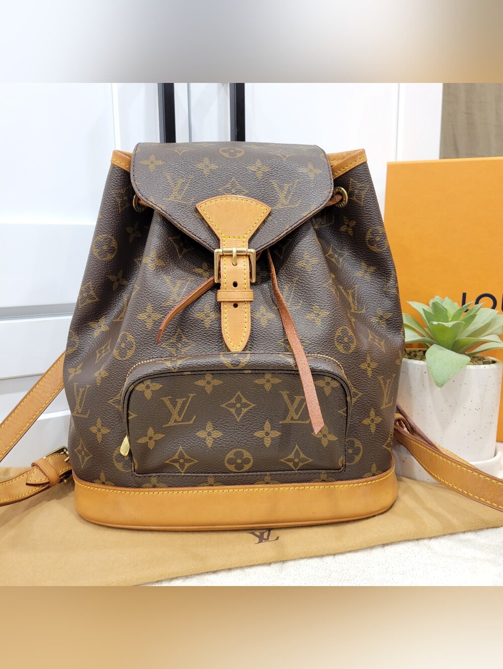 💕DISCONTINUED Very Rare Backpack LOUIS VUITTON Montsouris MM Monogram