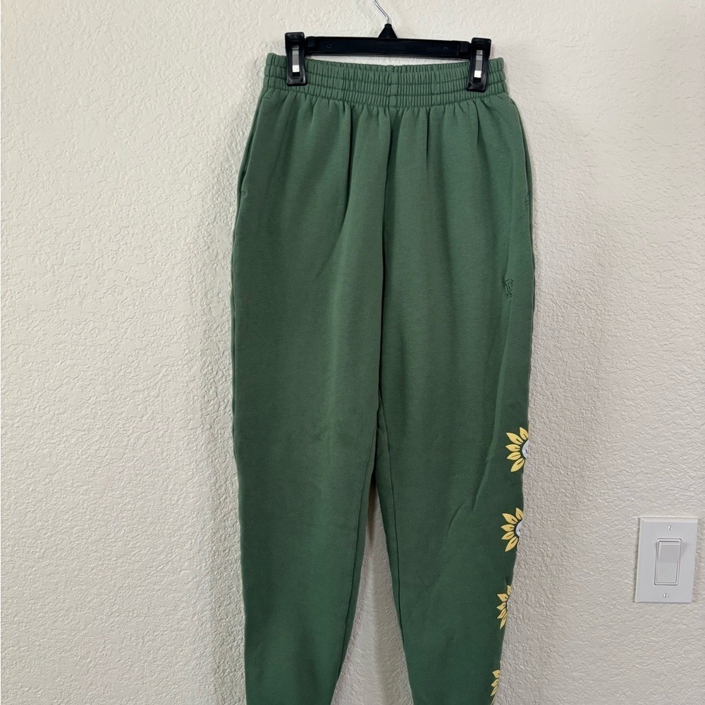Victoria's Secret PINK Green Sunflower Smiley Face Fleece Joggers Sweatpants - Picture 2 of 7