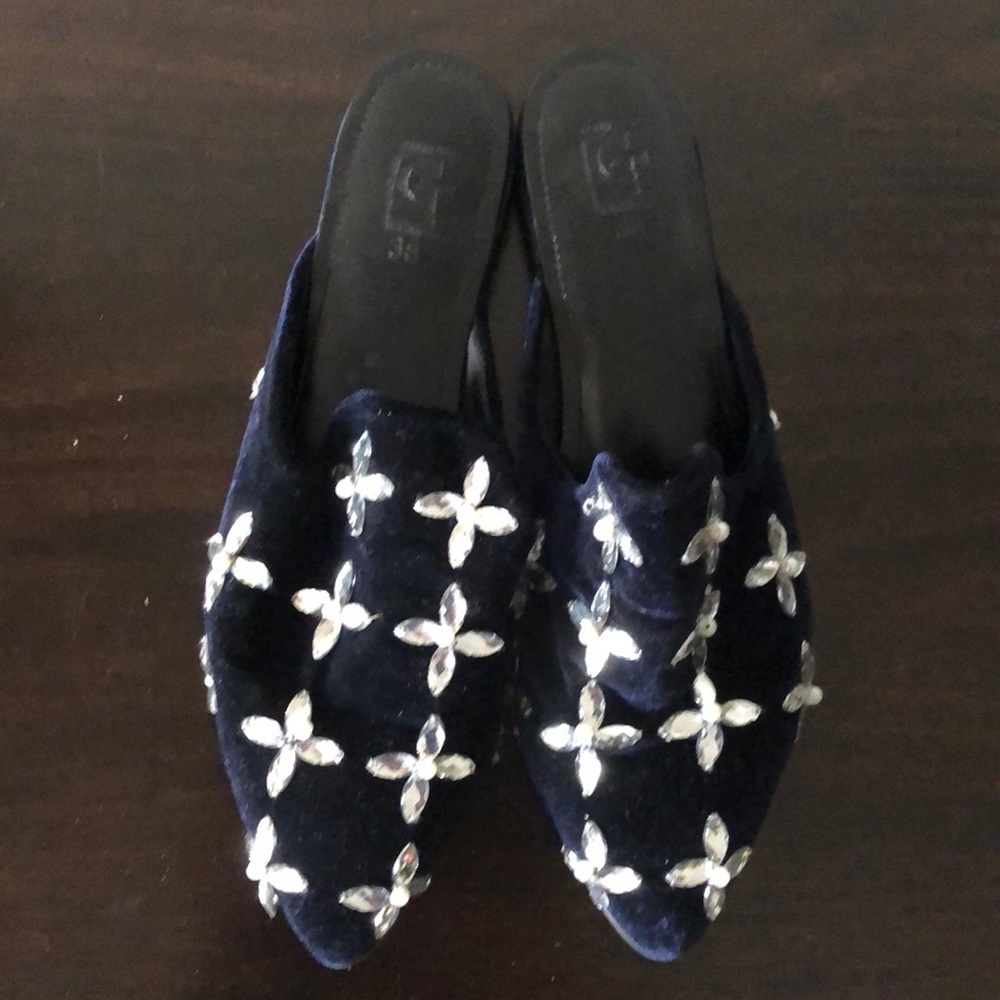Very cute slipper