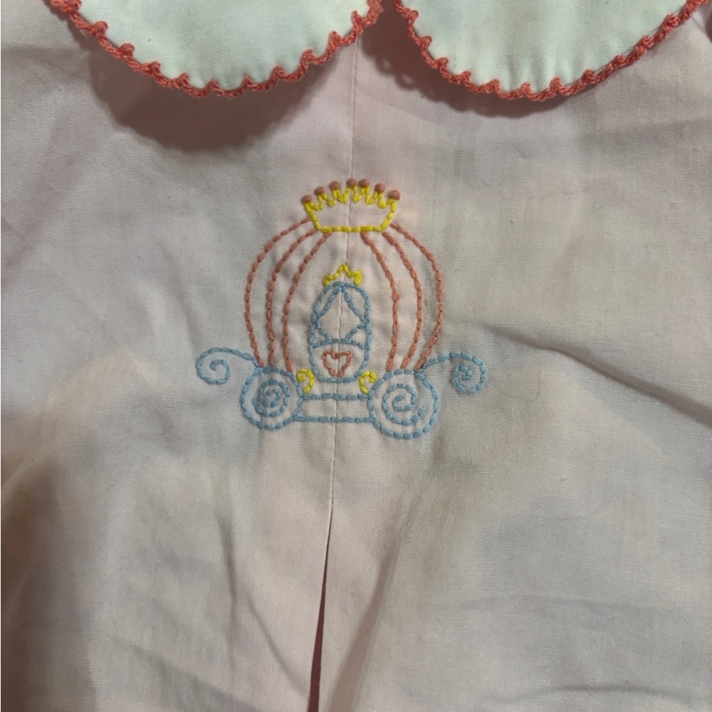 Pink Bubble with Embroidered Carriage “Cinderella” - Picture 3 of 5