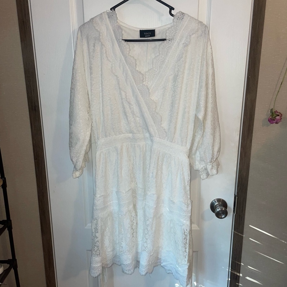 Vici White Lace Cross Over Tiered Dress Size Medium