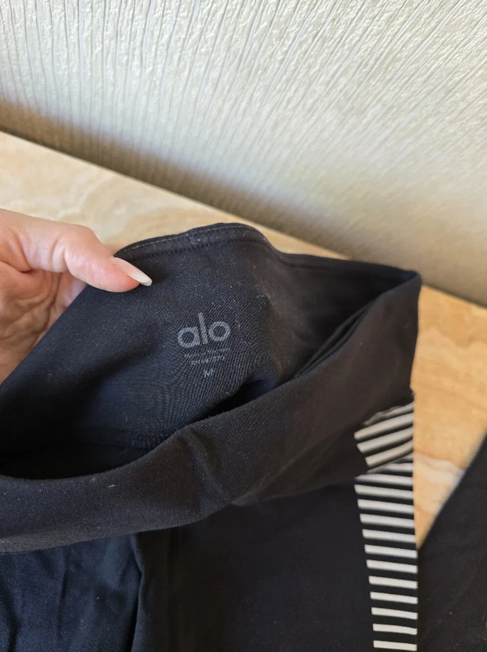 Alo Bundle Leggings Alp Legging - Picture 6 of 15