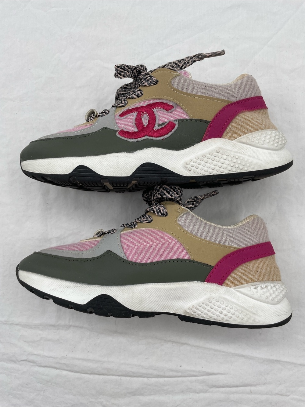 CHANEL Fabric Suede Calfskin CV Sneakers -Pink Multicolor. Girl’s EU31. - Picture 7 of 8