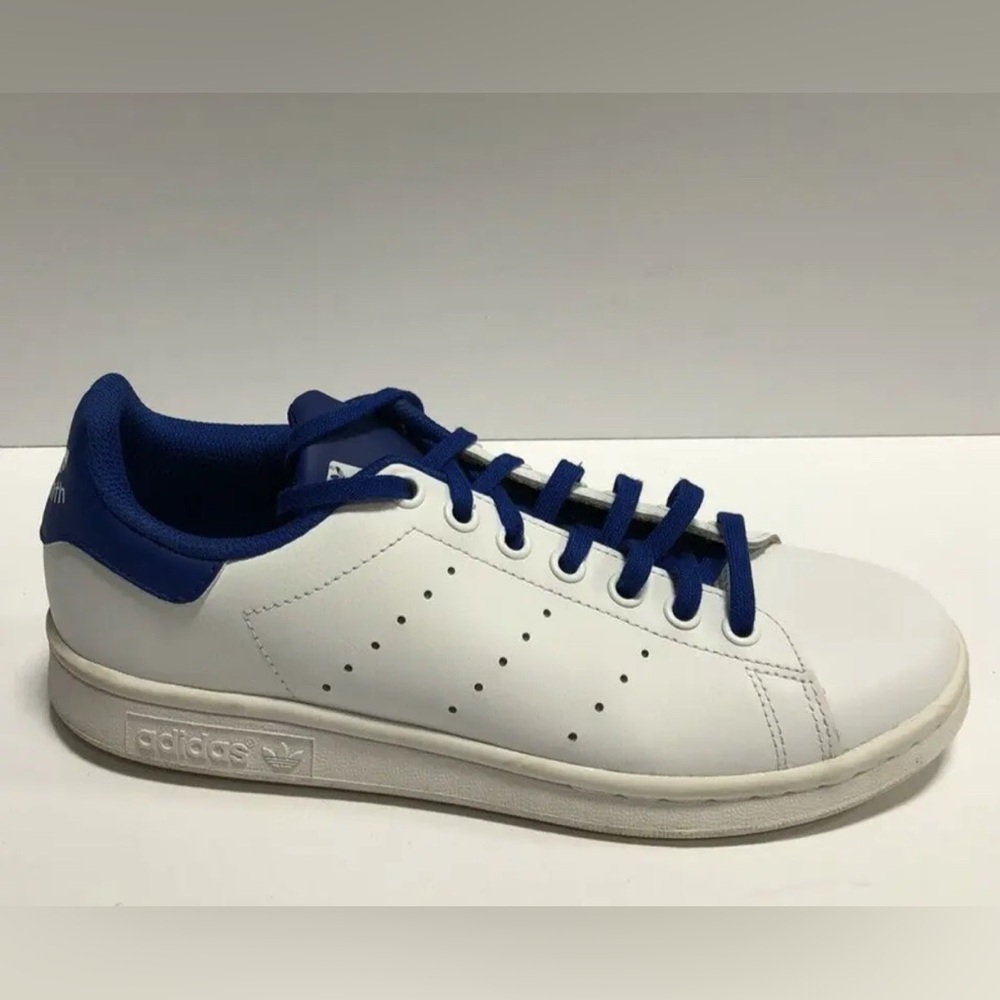 adidas Stan Smith Youth Sneaker Size 5.5 M Big Kid