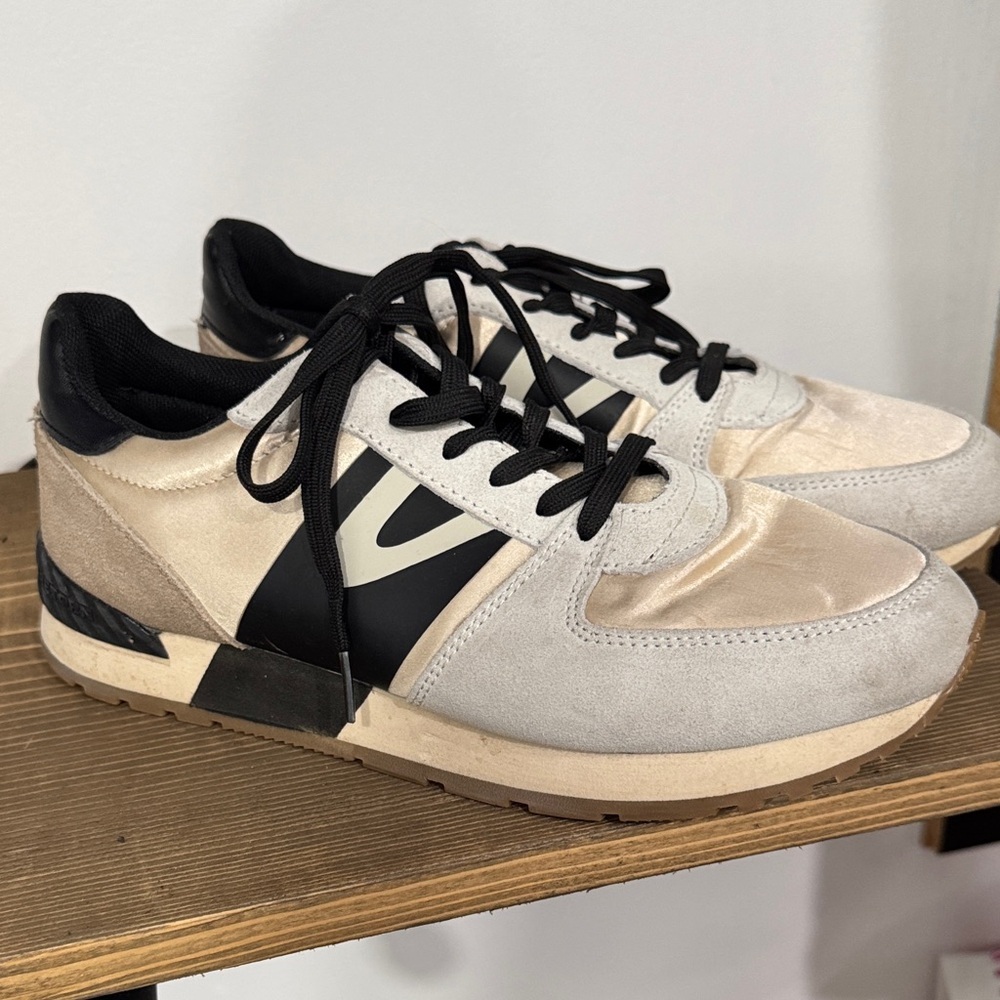 Tretorn Beige, Cream & Black Retro-Inspired Sneakers
