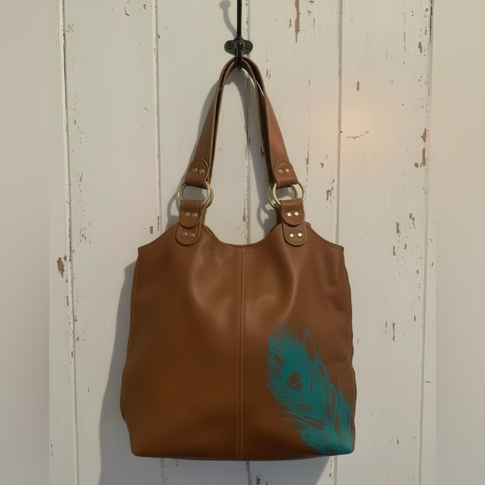 Twilight Bella Bag Stitch and Swash Large Hobo (*Flaws)