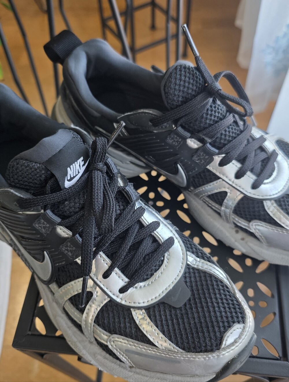 Nike Y2K Style Chunky Sneakers Black Silver Size 7.5 - Picture 3 of 4