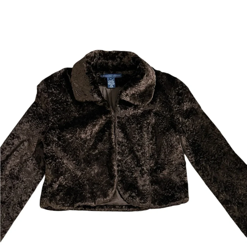 Catherine Stewart Faux Dark Brown cropped Y2K Plush Teddy cozycore - Picture 2 of 7