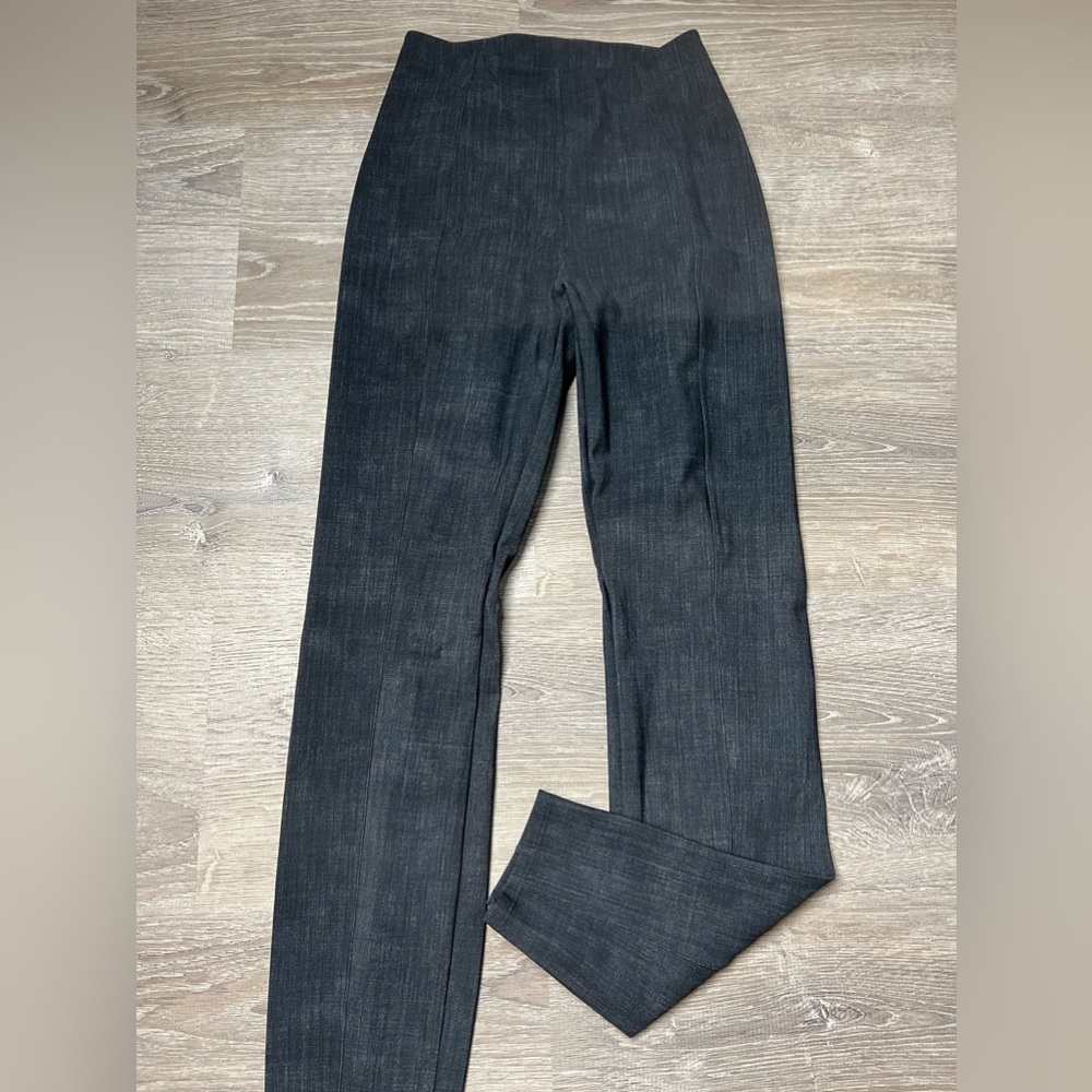 Lululemon Women Pant- 4‎