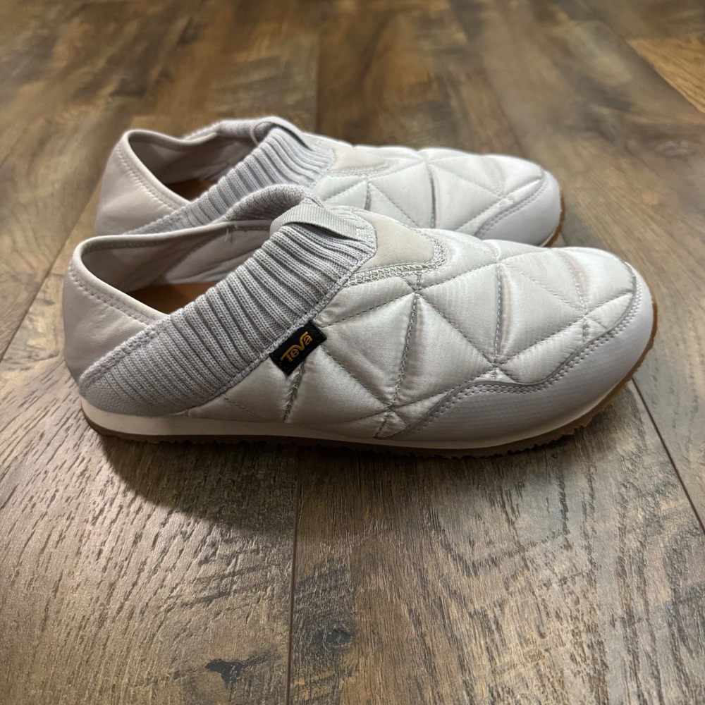 Teva ReEMBER Slip On Shoes Womens 9 Gray Quilted Indoor Outdoor Slippers