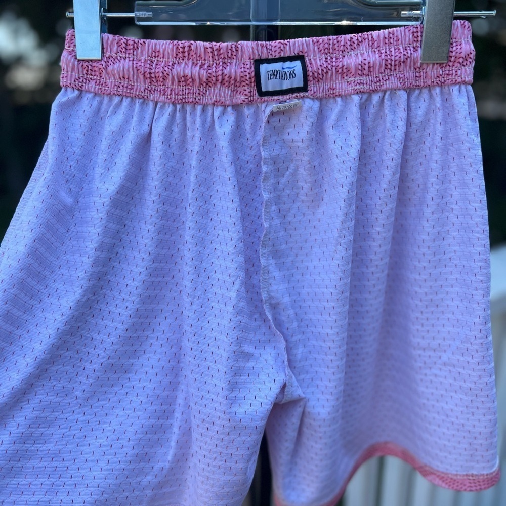 Temptations Pink Athletic Shorts with Chevron Pattern Men’s shorts Size Small. - Picture 11 of 12