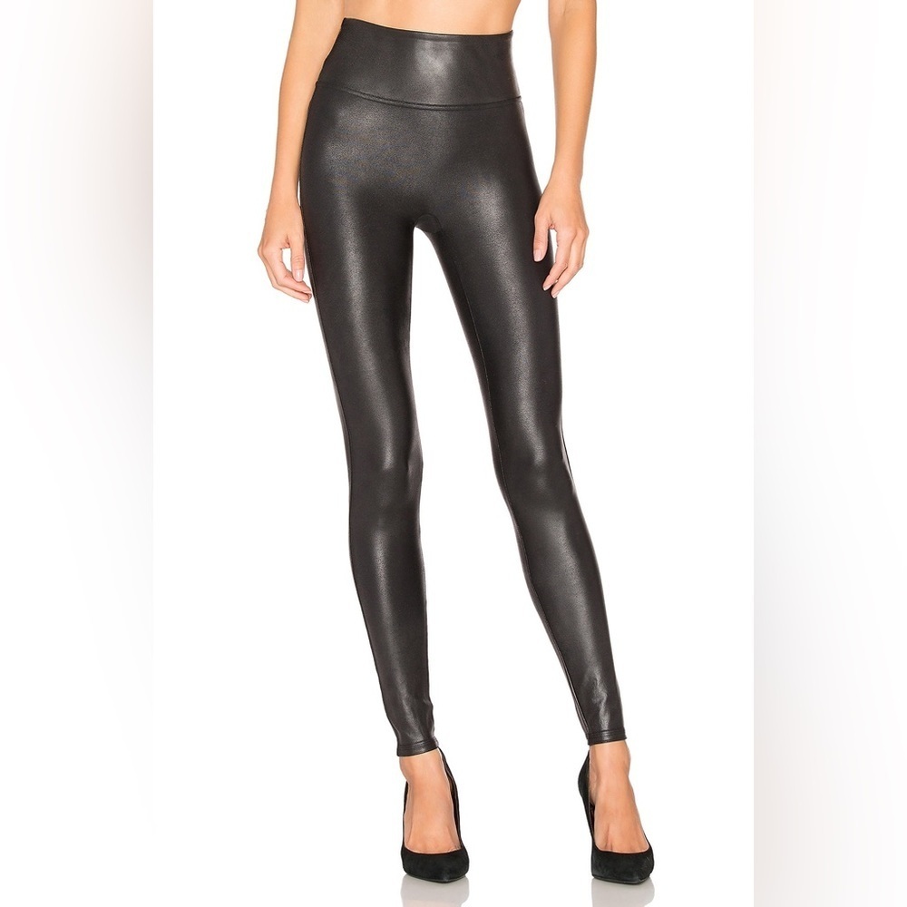 SPANX black faux leather leggings size Mp Smoothing Shaping Sleek Versatile