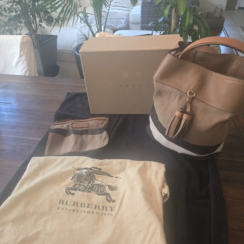 Burberry Ashy Bucket Bag Tassels, Plaid, Leather, Detachable Crossbody Strap EUC - Picture 2 of 14