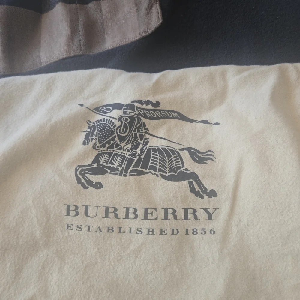 Burberry Ashy Bucket Bag Tassels, Plaid, Leather, Detachable Crossbody Strap EUC - Picture 5 of 14
