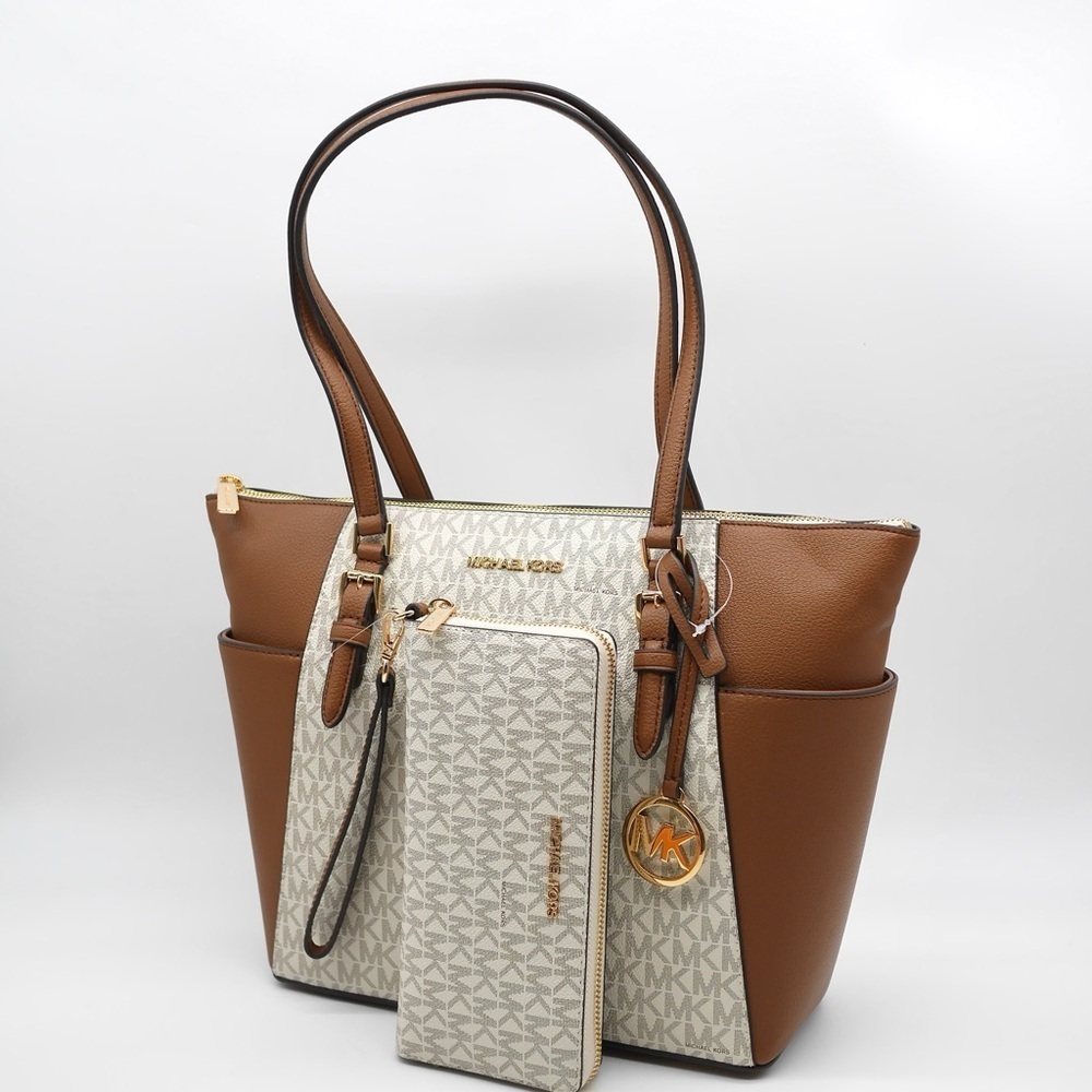 🍓NWT Michael Kors Charlotte Set