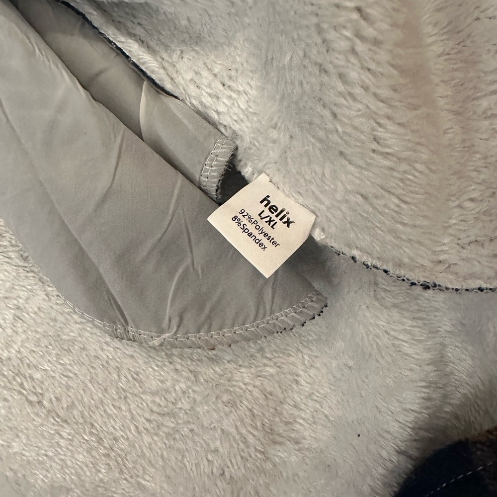 Helix Shacket Navy and Tan Plaid Hooded Jacket - Picture 5 of 5