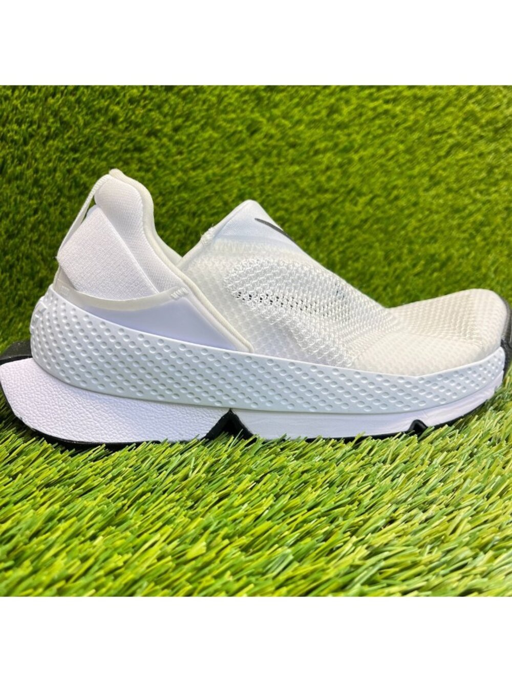 Nike Go FlyEase Womens Size 6.5 White Black Athletic Walking Shoes Sneakers
