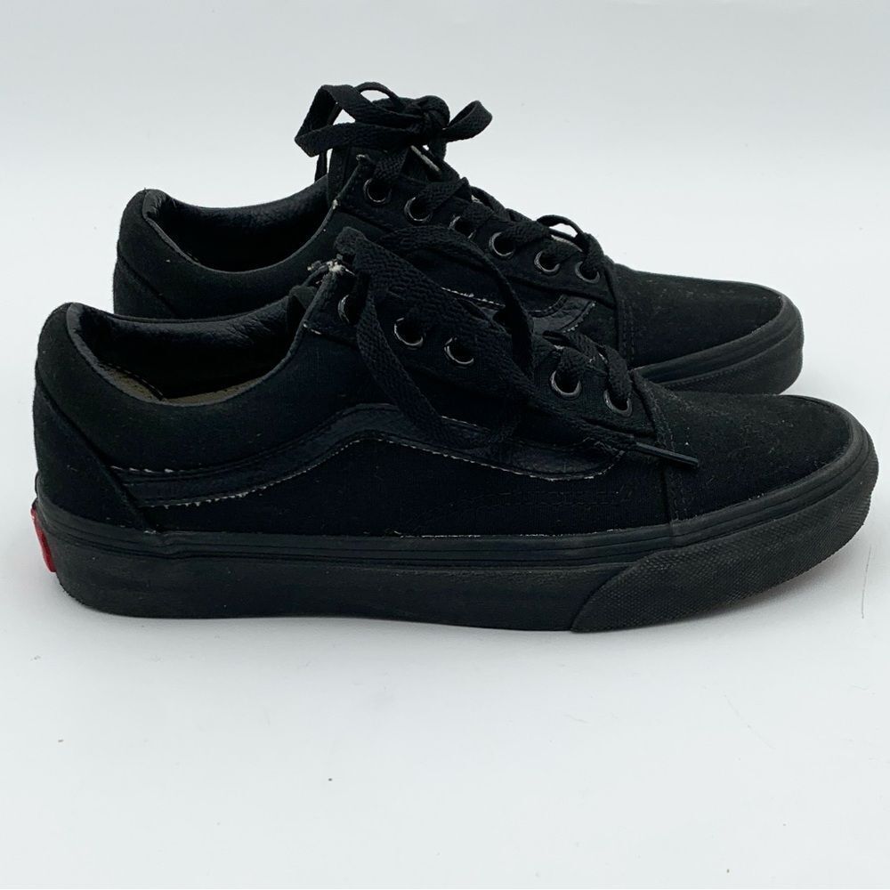Vans Classic All-Black Low-Top Sneakers | Men’s Size 5 | Skate & Casual Shoes