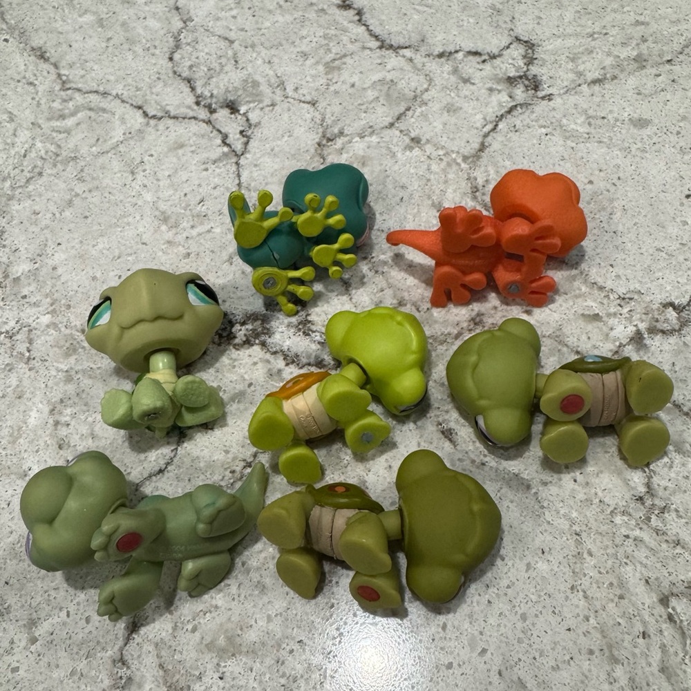 Littlest Pet Shop Set Of 7 Figurines Frogs Turtles Lizards Hasbro Authentic - Picture 5 of 13